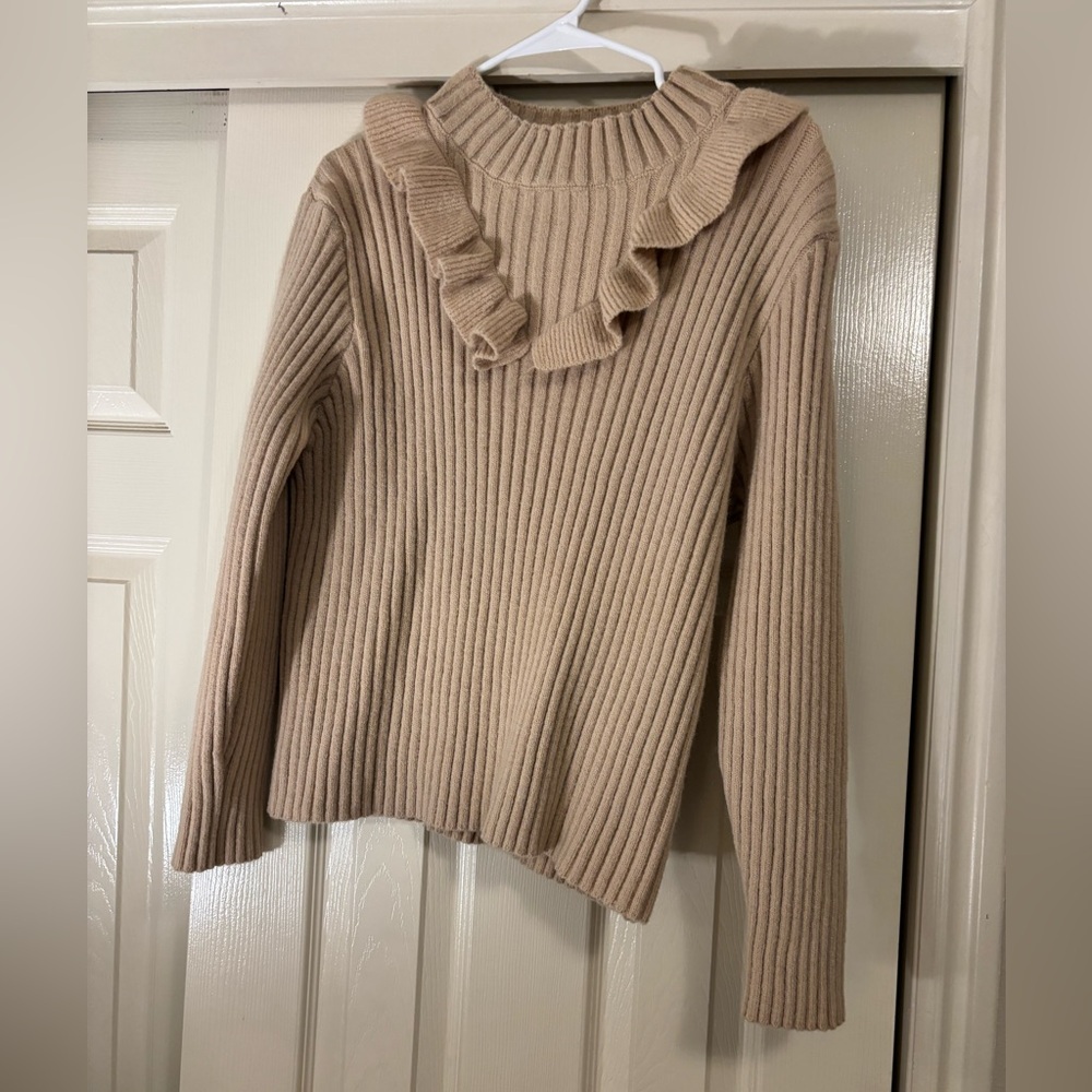 Cute sweater never worn 2xl but fits like xl